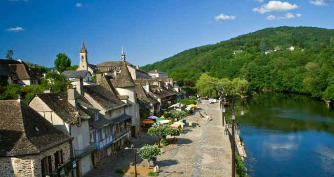 Les quais d'Argentat