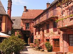 Village de Collonges-la-Rouge (département de la Corrèze)